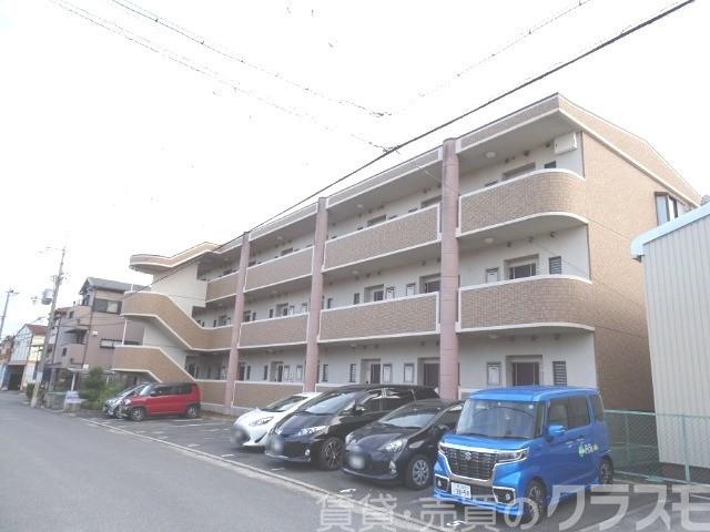 建物外観　バルコニー南向きです♪