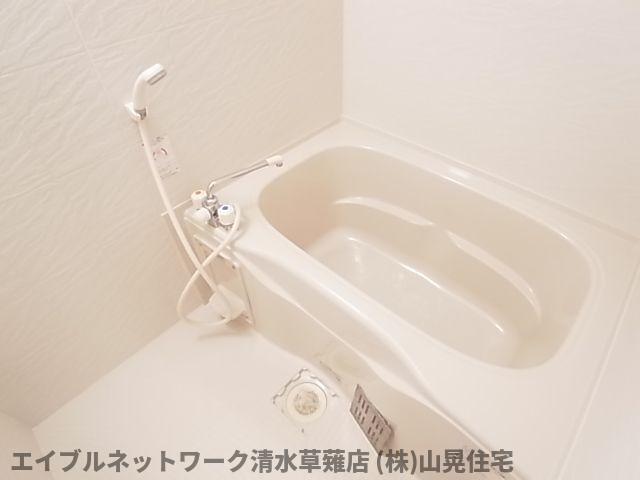 バス・シャワールーム　落ち着いた空間のお風呂です