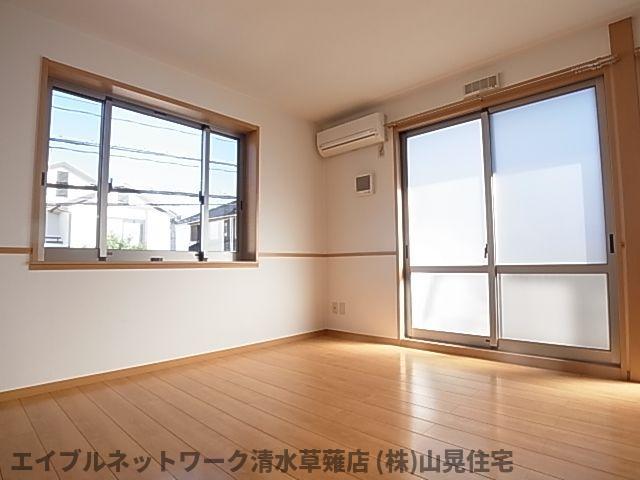 居室・リビング　ゆったりとした居間です