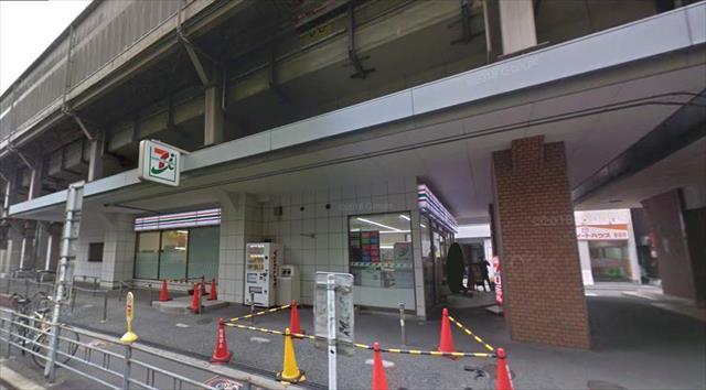 コンビニ　セブンイレブン（コンビニ）まで251m