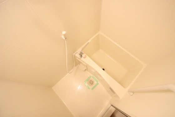 バス・シャワールーム　※別部屋の写真です