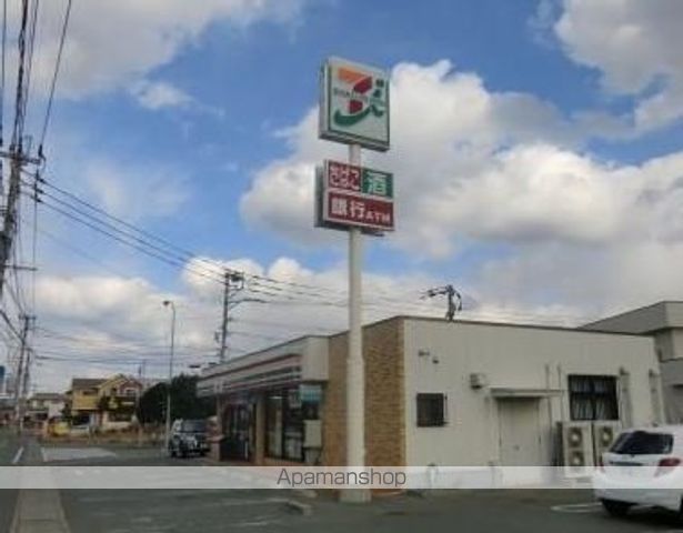 コンビニ　セブンイレブン（コンビニ）まで759m