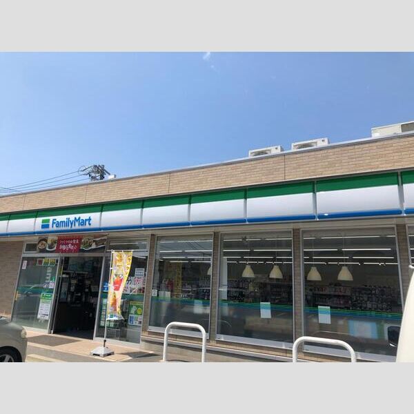 コンビニ　ファミリーマート 北高校南店（コンビニ）まで854m