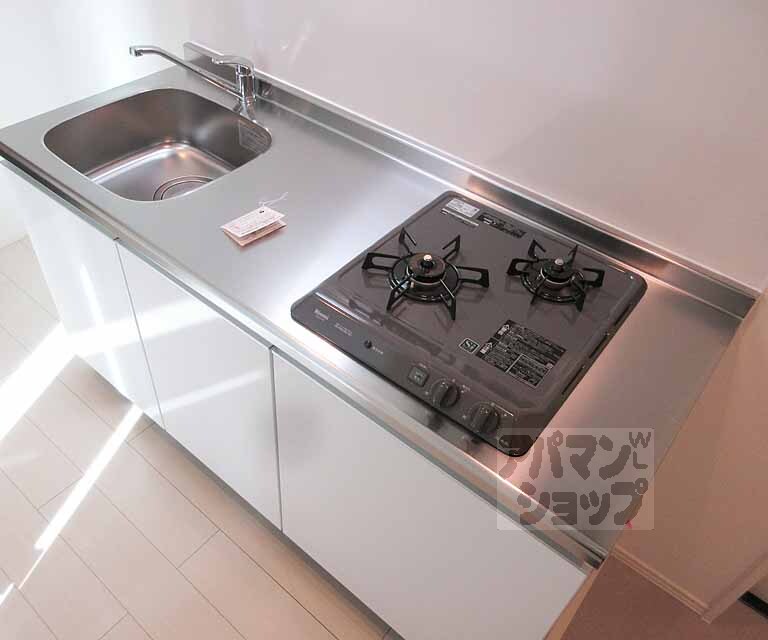 キッチン　使い勝手・広めのキッチンで料理が捗る