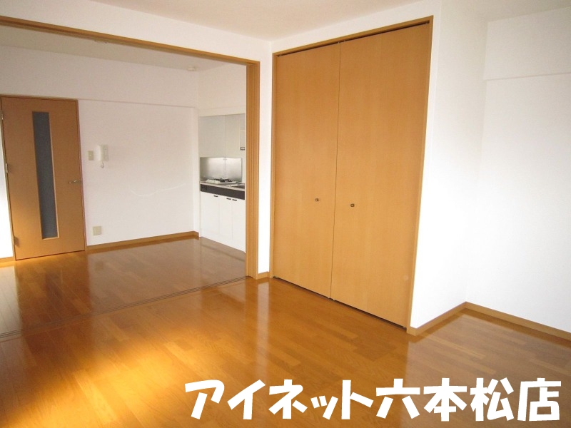 居室・リビング　広々としていいですね。