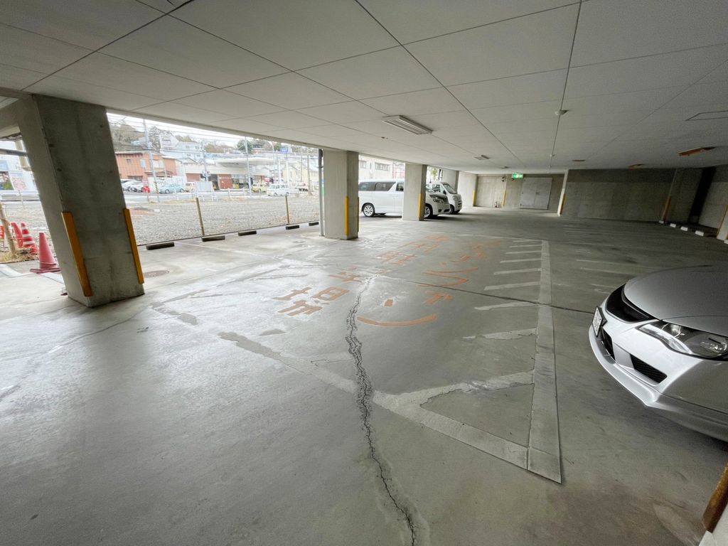駐車場　駐車場