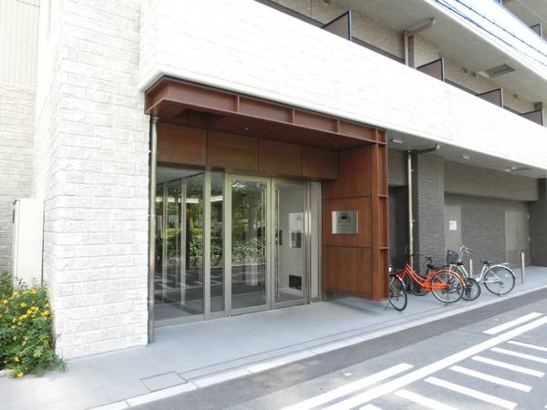 エントランス　毎日通るエントランスはこのようになっています
