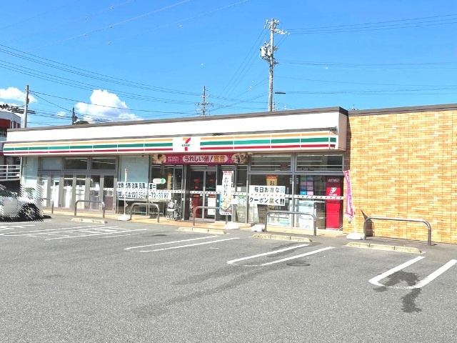 コンビニ　セブンイレブンいなべ阿下喜駅前店（コンビニ）まで593m