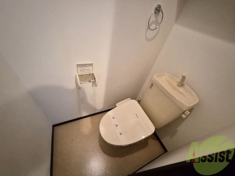 トイレ　トイレは綺麗でウォッシュレットも付いて快適にお使い頂けます。
