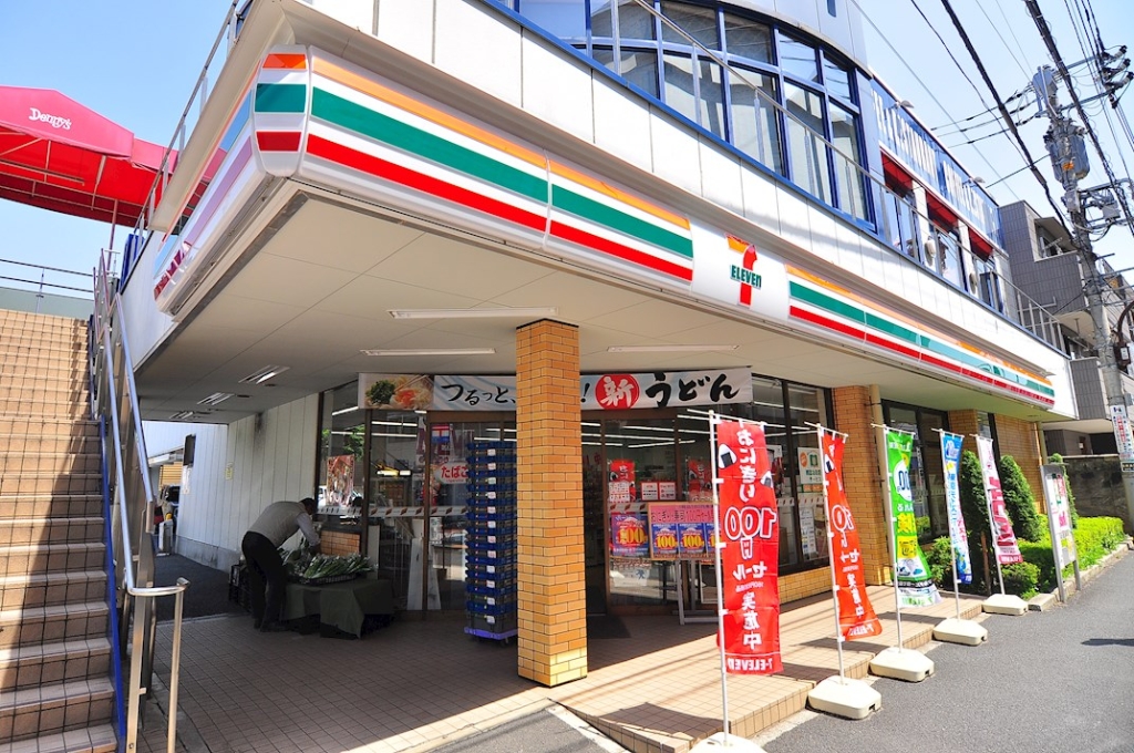 コンビニ　セブンイレブン 台東谷中6丁目店（コンビニ）まで390m