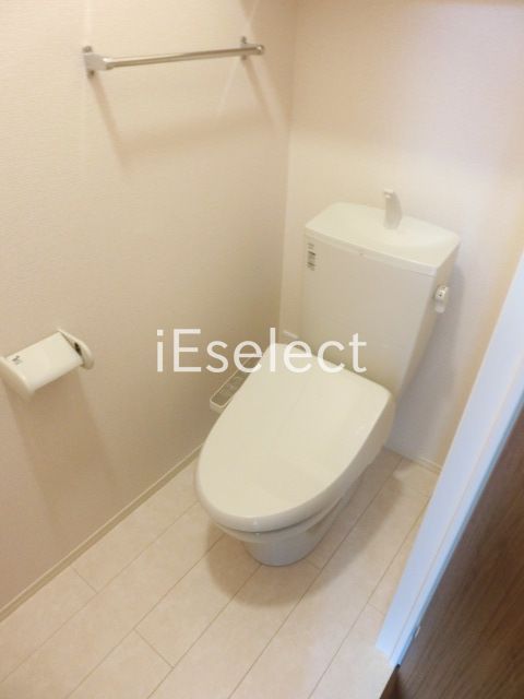 トイレ　ウォシュレット付で快適ですね