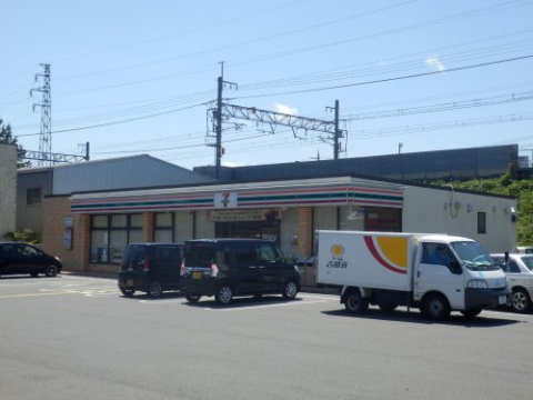 コンビニ　セブン－イレブン　大津真野２丁目店（コンビニ）まで166m