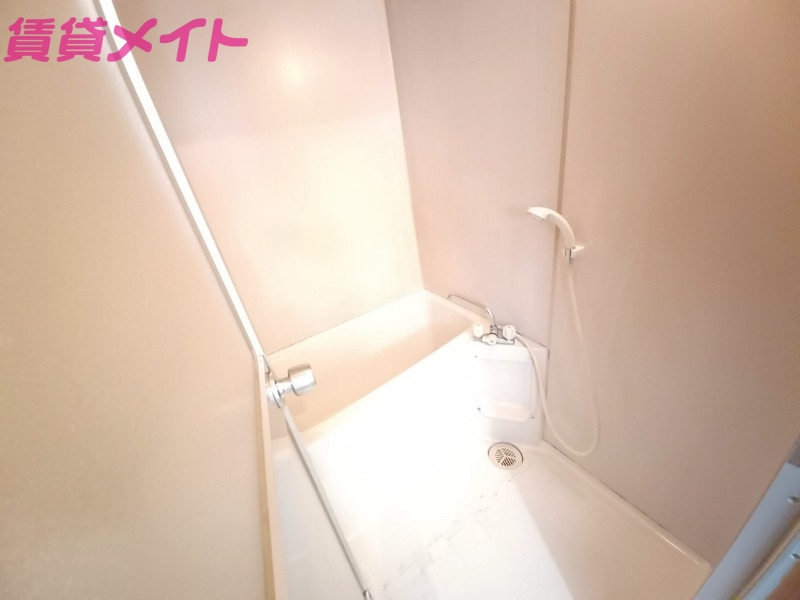 バス・シャワールーム　同物件別部屋の写真