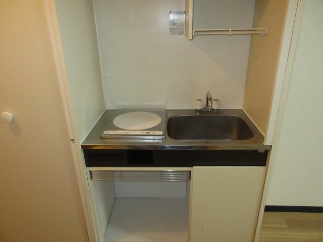 キッチン　別部屋の参考写真になります