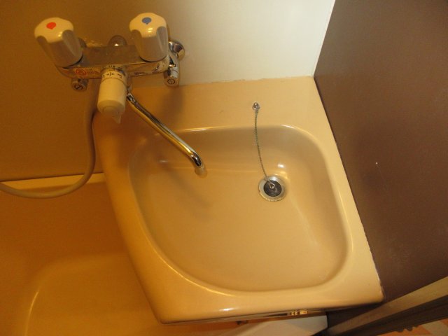 洗面設備　別部屋の参考写真になります