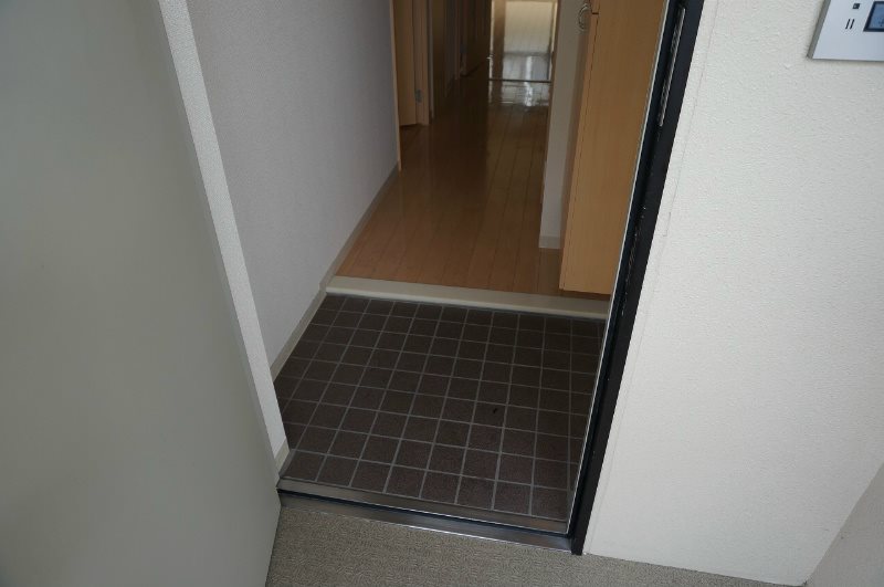 玄関　玄関にはシューズBOXもございます。