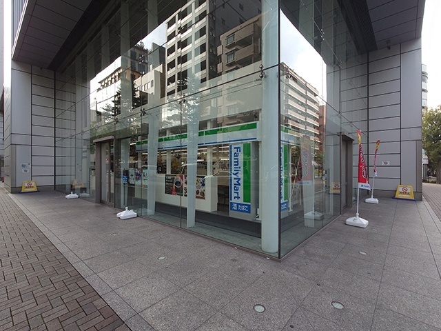 コンビニ　ファミリーマート関内桜通り店（コンビニ）まで175m