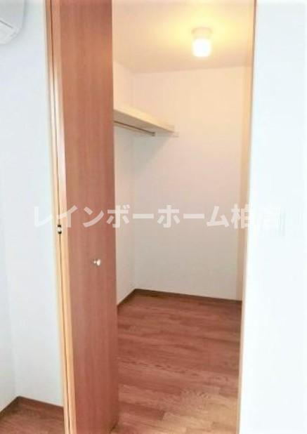 収納　ウォークインクローゼットです