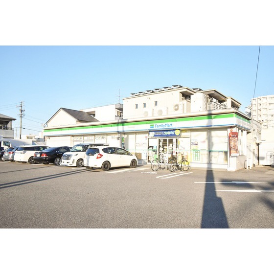 コンビニ　ファミリーマート中丸二丁目店（コンビニ）まで160m
