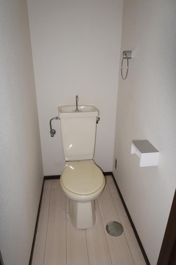 エステート高坂のトイレ写真