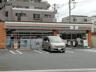 コンビニ　セブンイレブン さいたま曲本5丁目店（コンビニ）まで205m
