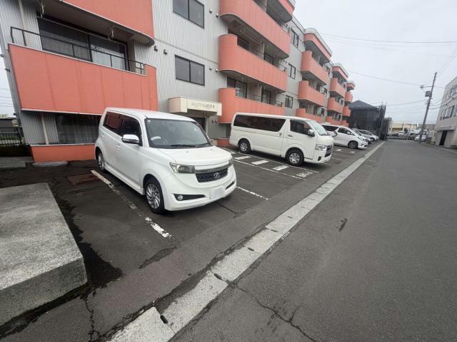 駐車場　駐車場