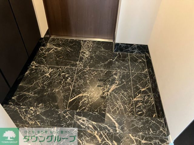 玄関　※写真は同タイプ住戸です。