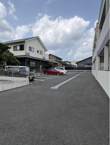 駐車場　駐車スペースもあります