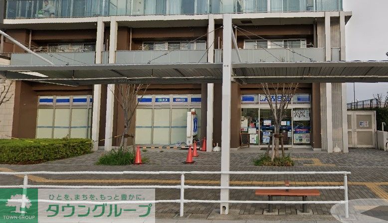 コンビニ　ローソン吉川美南駅前店（コンビニ）まで1440m