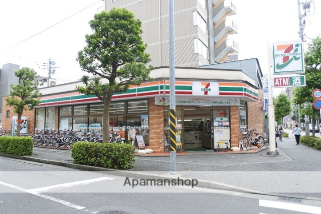 コンビニ　セブンイレブン（コンビニ）まで843m