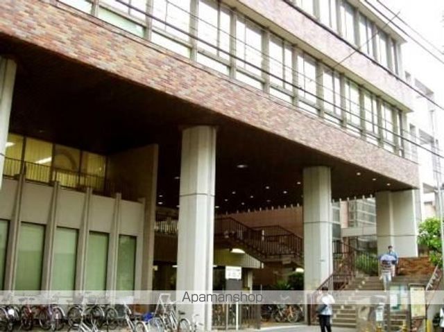 その他　新宿区立中央図書館（その他）まで954m