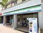 コンビニ　ファミリーマート市が尾駅前店（コンビニ）まで424m