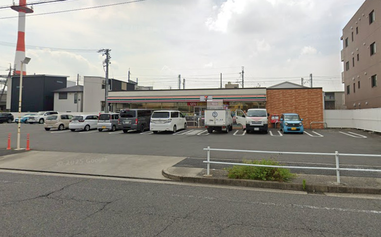 コンビニ　セブンイレブン 名古屋烏森町8丁目店（コンビニ）まで276m