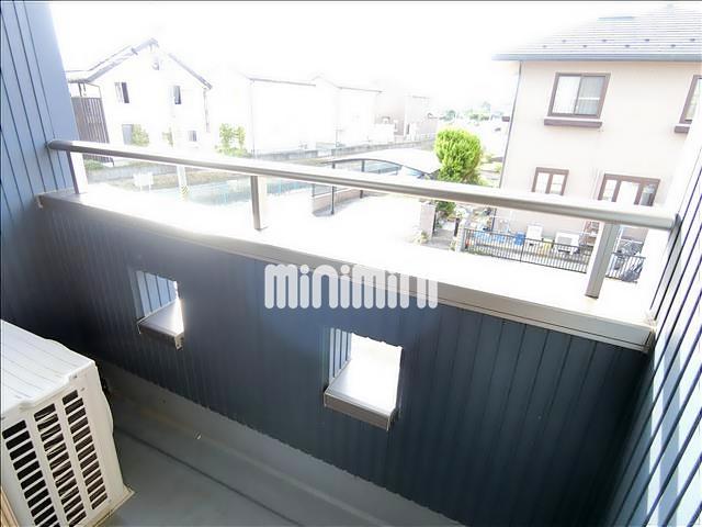 バルコニー　２階のお部屋で洗濯物がたくさん干せます。