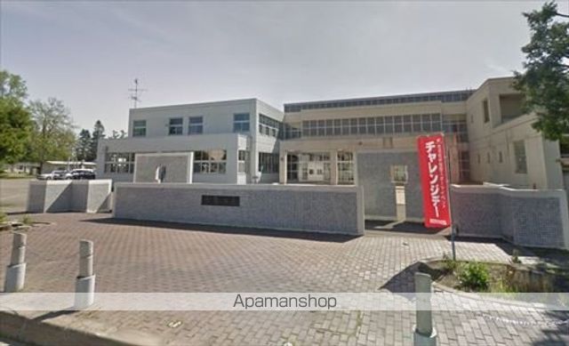 小学校　白人小学校（小学校）まで1083m