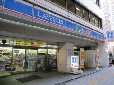 コンビニ　ローソン 渋谷初台一丁目店（コンビニ）まで138m