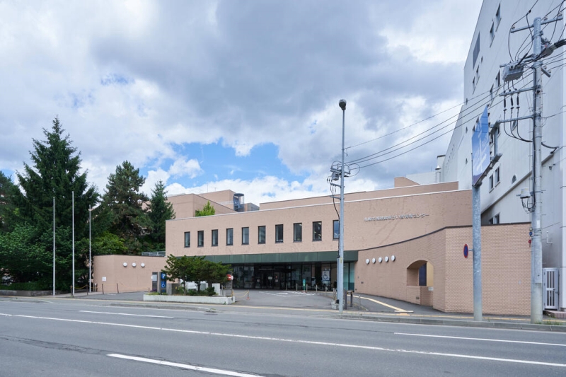 図書館　札幌市視聴覚障がい者情報センター図書館（図書館）まで696m