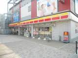 コンビニ　デイリーヤマザキ JR須磨海浜公園駅前店（コンビニ）まで452m