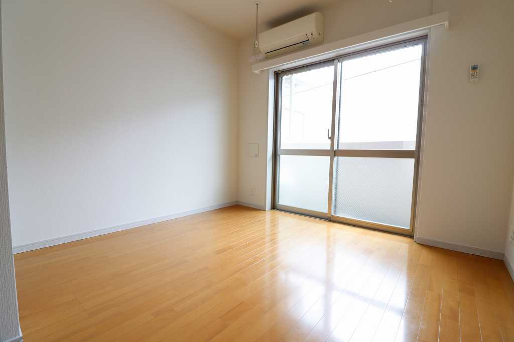 居室・リビング　※同物件、別部屋になります。