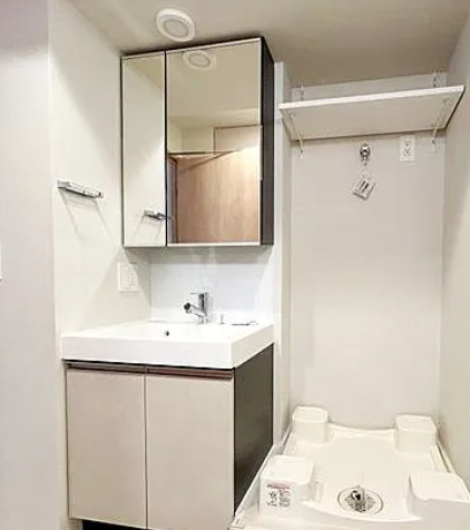 洗面設備　写真は同タイプ住居です。