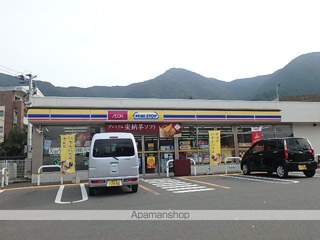 コンビニ　ミニストップ小倉三郎丸店（コンビニ）まで372m