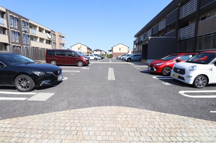 駐車場　駐車場