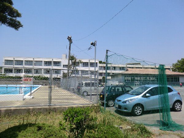 中学校　春日井市立東部中学校（中学校）まで473m