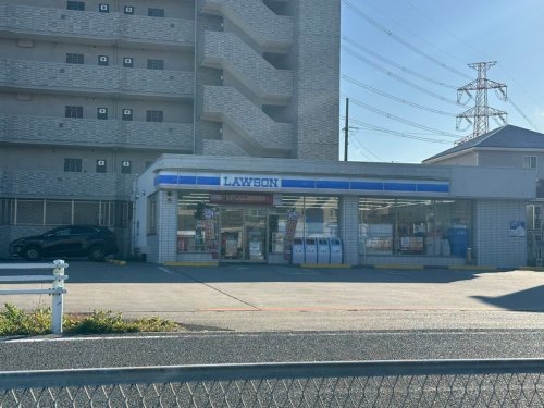 コンビニ　ローソン 東名三好インター店（コンビニ）まで832m