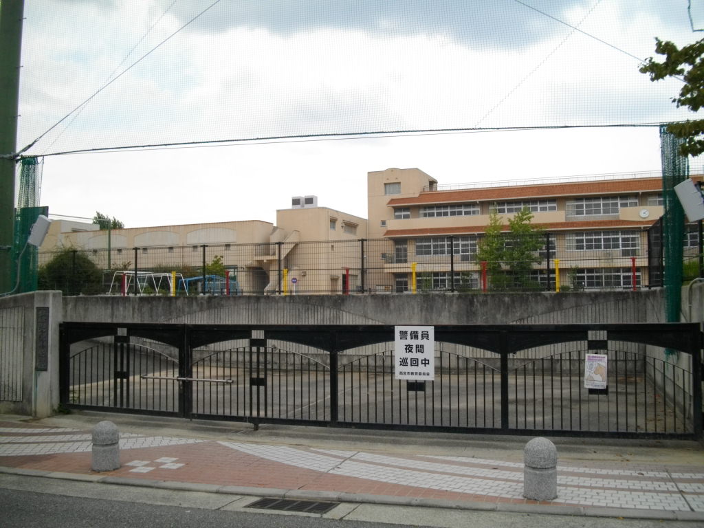 小学校　西宮市立　大社小学校（小学校）まで942m