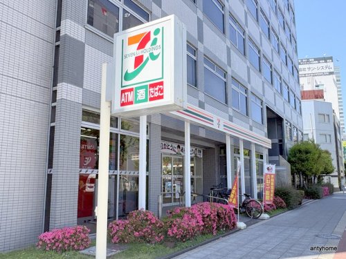 コンビニ　セブン-イレブン 大阪靱本町２丁目店（コンビニ）まで181m