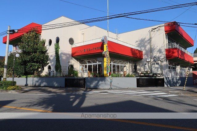 幼稚園・保育園　紅葉ガ丘幼稚園（幼稚園・保育園）まで143m