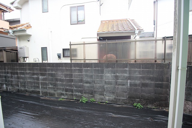 バルコニー　室外洗濯機置き場