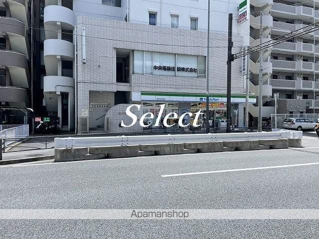 コンビニ　ファミリーマート横浜戸部中央店（コンビニ）まで293m