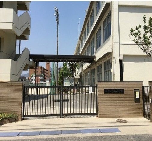 小学校　川内小学校（小学校）まで750m